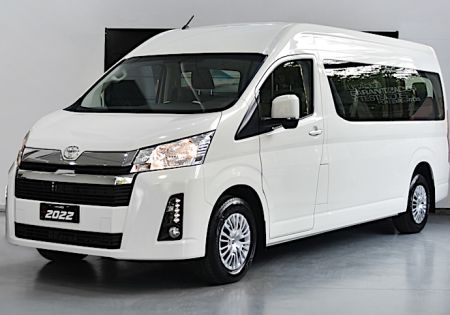 TOYOTA HIACE 12 SEATER AUTOMATIC